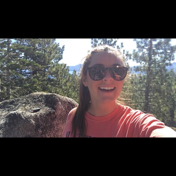 Meet your Posher, Alexis - Picture 1 of 1